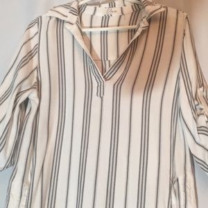 Elan Tops - Elan Tunic with Pockets S/M. Never Worn. Elan Tops - Elan Tunic with Pockets S/M. Never Worn.